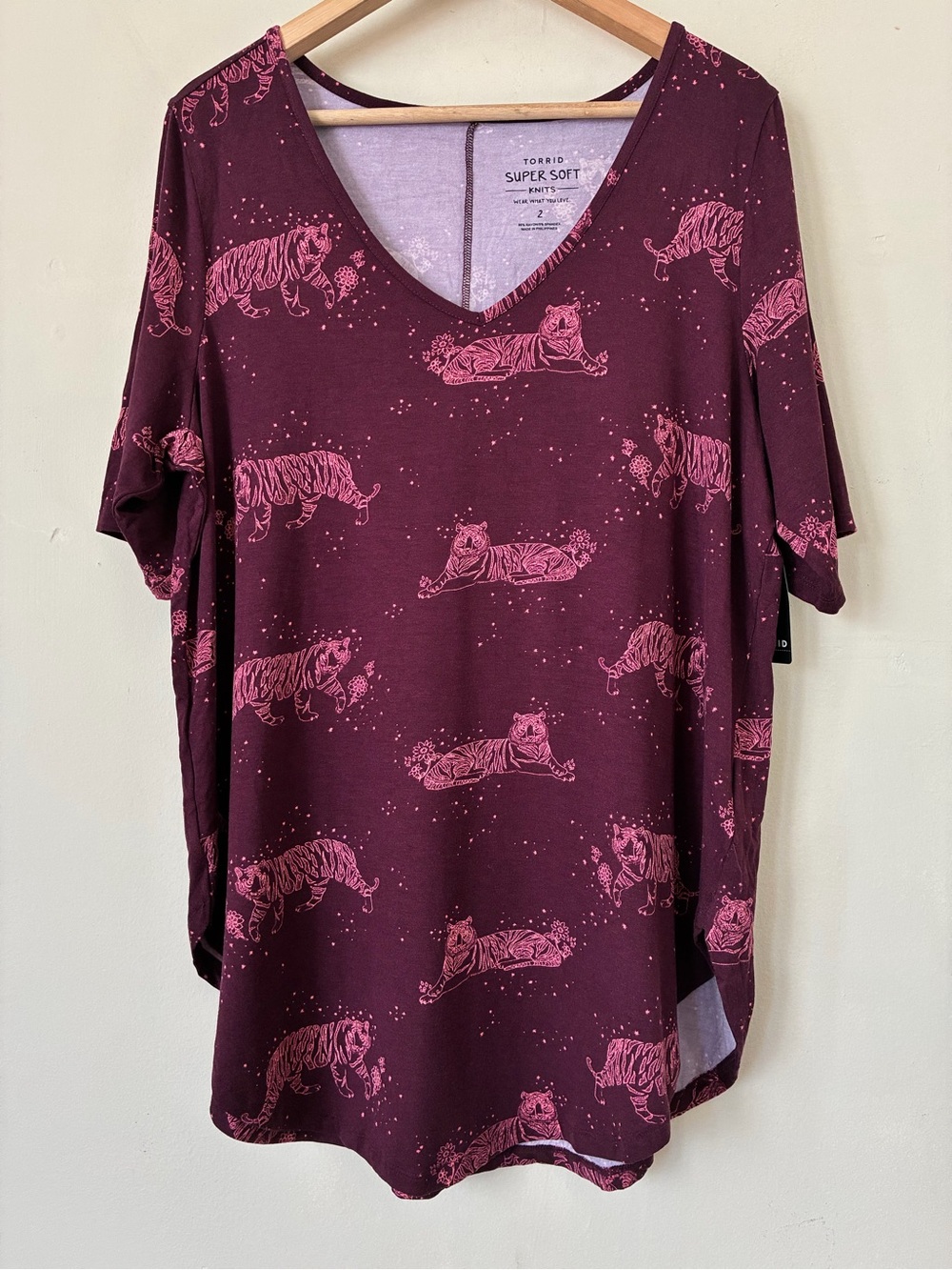 Torrid Super Soft V-Neck Tunic Top Pink Tiger Celestial Purple 2X 18-20 NWT